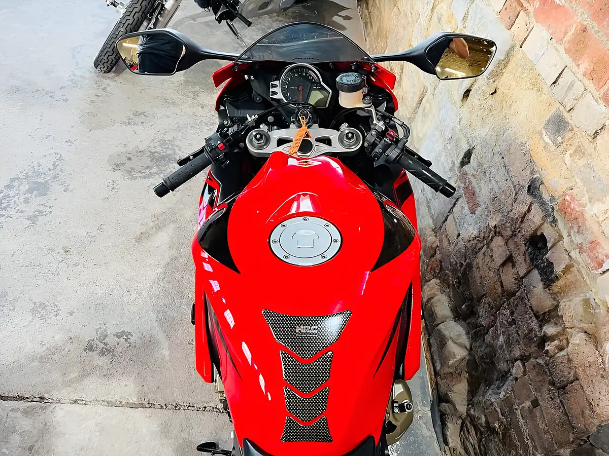 Used 2009 Honda Cbr1000rr Fireblade RR8 Red - Interior and Exterior details 17