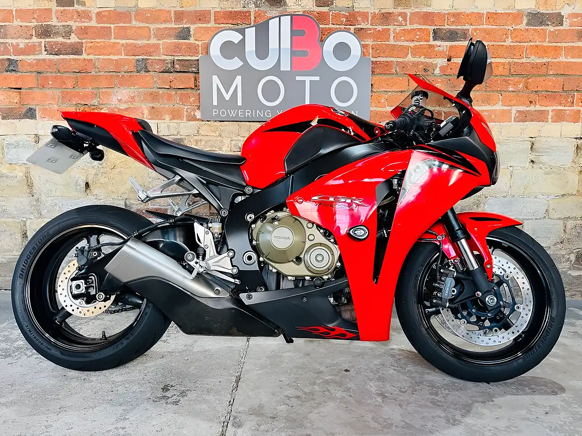 Used 2009 Honda Cbr1000rr Fireblade RR8 Red - Interior and Exterior details 2