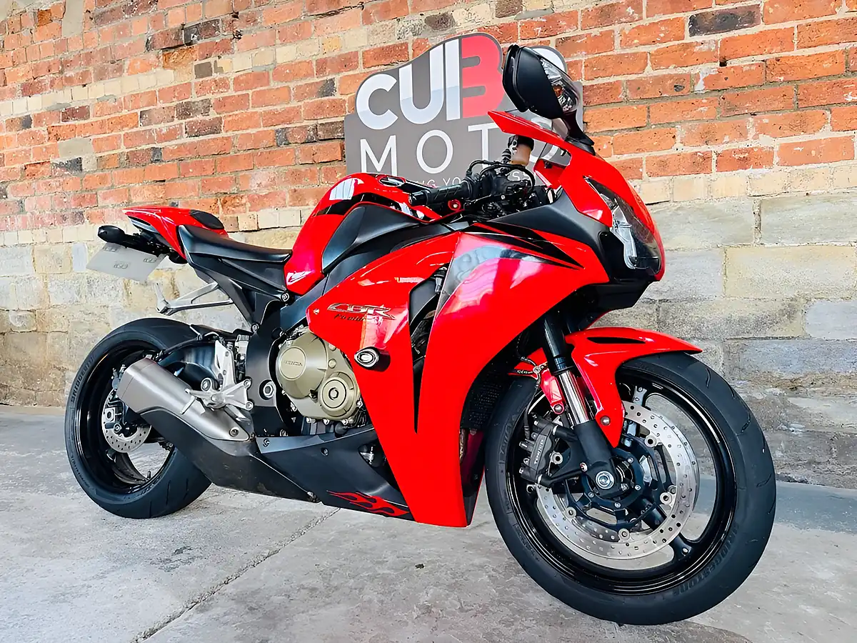 Used 2009 Honda Cbr1000rr Fireblade RR8 Red - Interior and Exterior details 3
