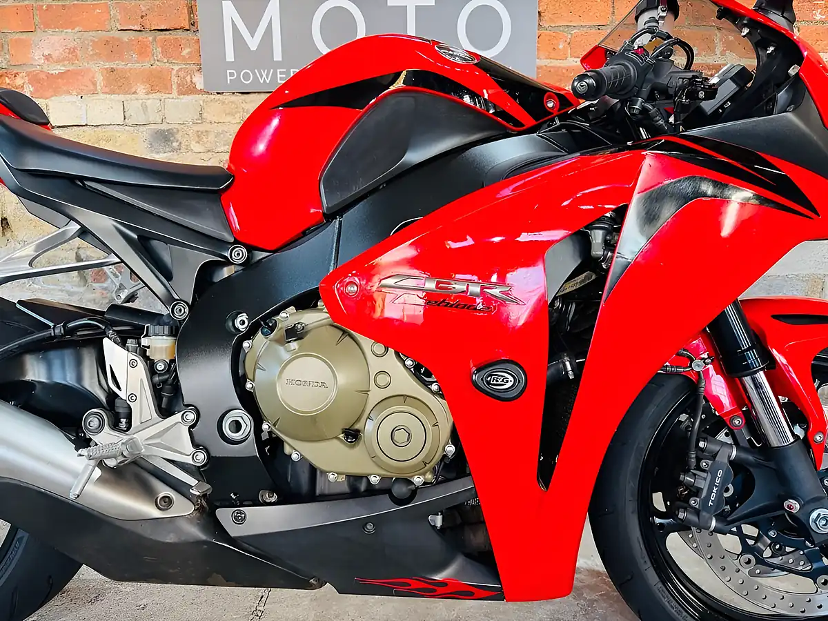 Used 2009 Honda Cbr1000rr Fireblade RR8 Red - Interior and Exterior details 4