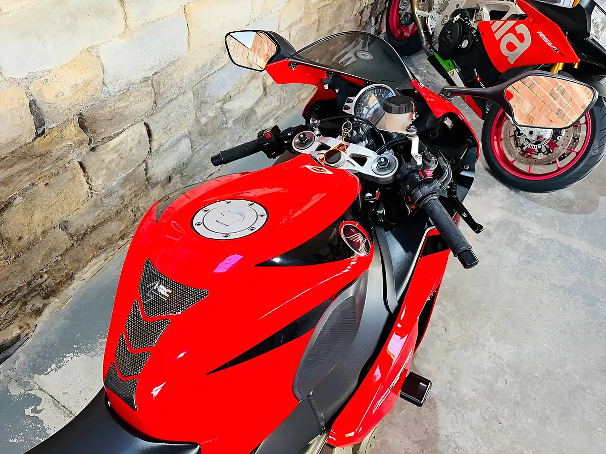 Used 2009 Honda Cbr1000rr Fireblade RR8 Red - Interior and Exterior details 5