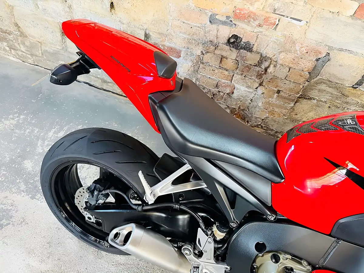 Used 2009 Honda Cbr1000rr Fireblade RR8 Red - Interior and Exterior details 6