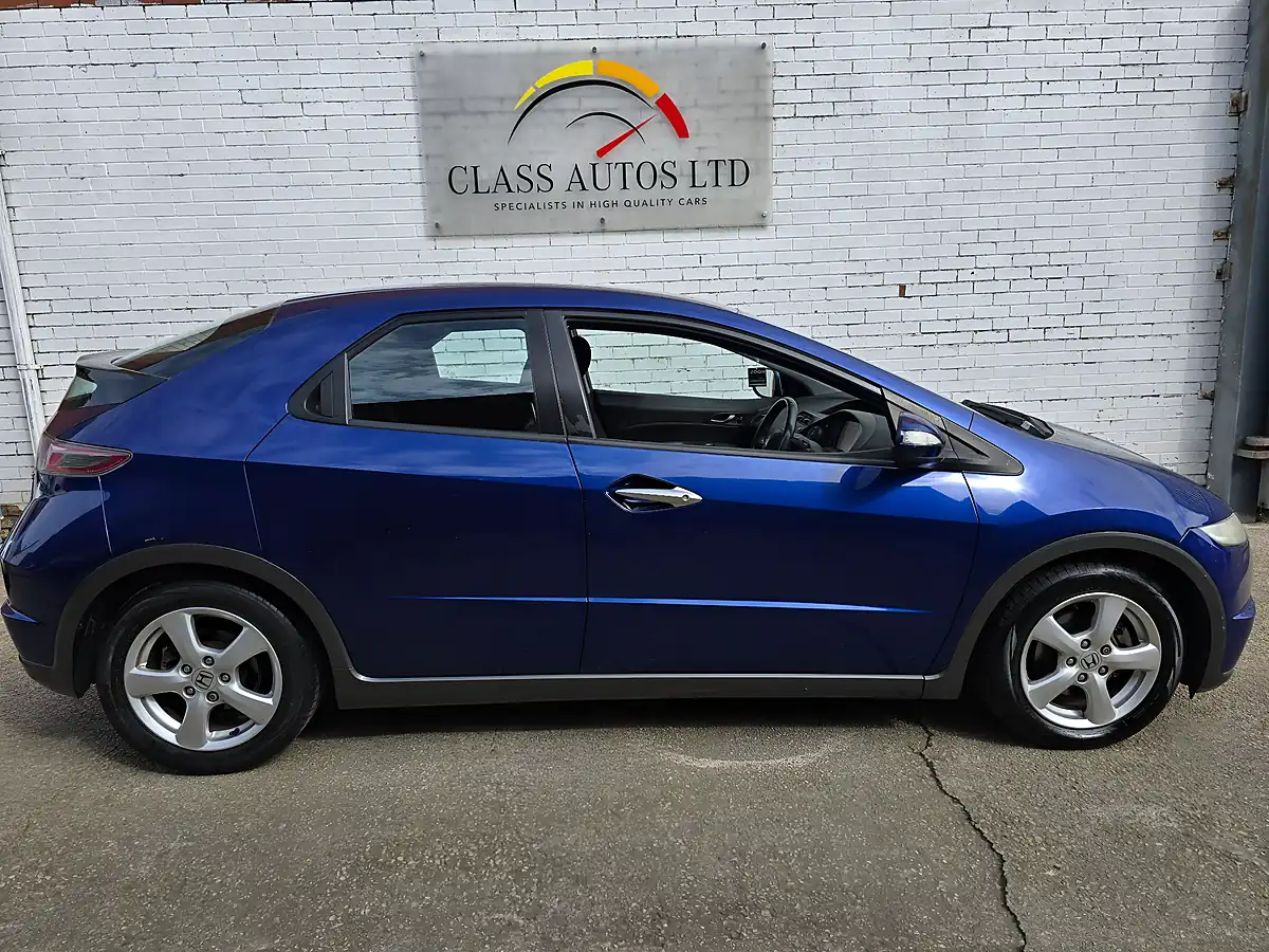 Used 2009 Honda Civic Se Blue - Interior and Exterior details 10