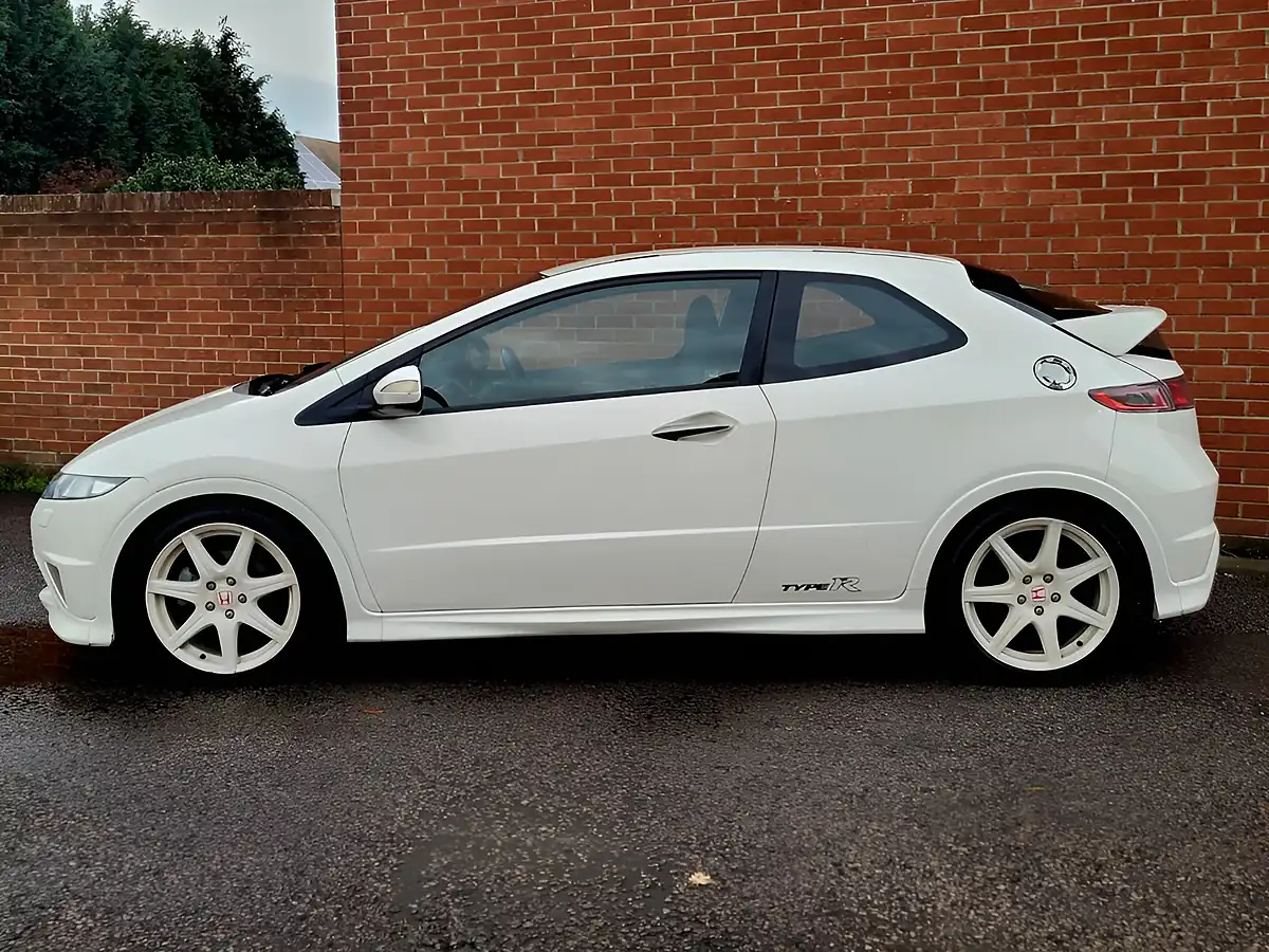 Used 2009 Honda Civic Type R Championship White - Interior and Exterior details 3