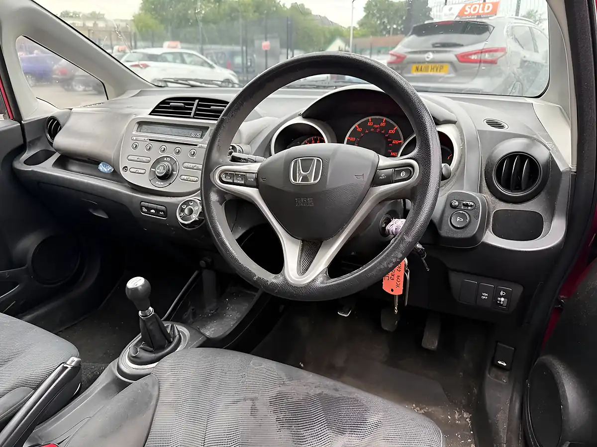 Used 2009 Honda Jazz Es Red - Interior and Exterior details 10
