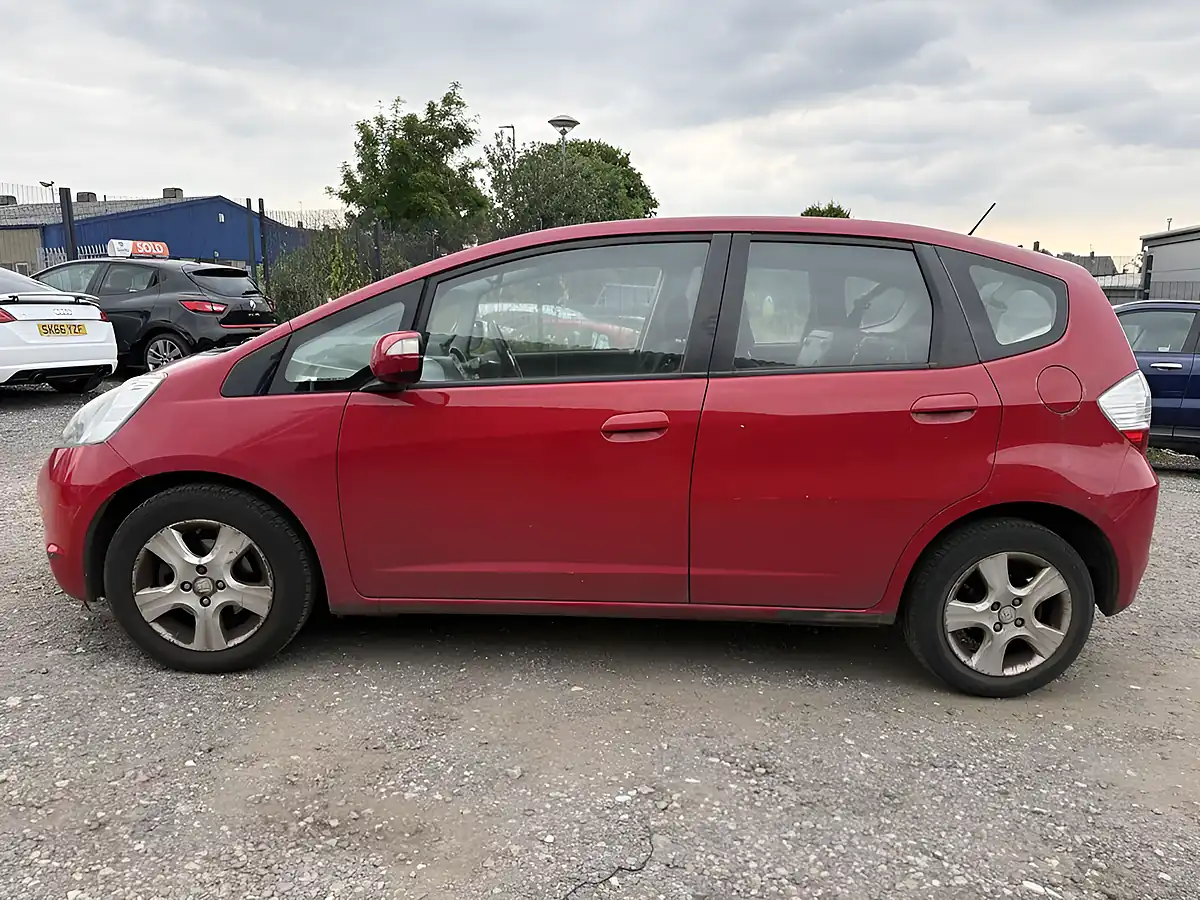 Used 2009 Honda Jazz Es Red - Interior and Exterior details 5