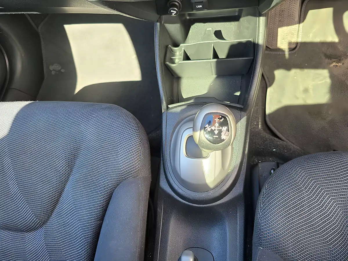 Used 2009 Honda Jazz Ex I-Shift Blue - Interior and Exterior details 12