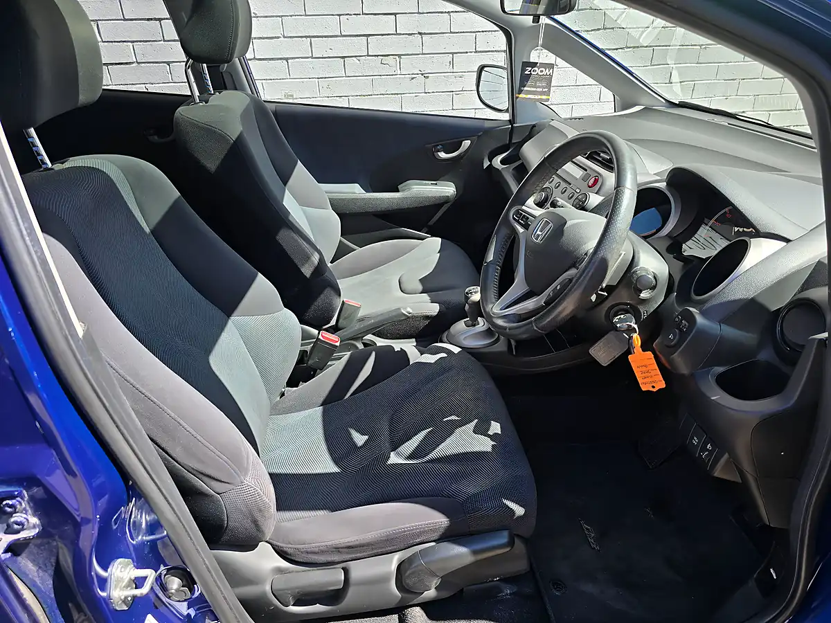 Used 2009 Honda Jazz Ex I-Shift Blue - Interior and Exterior details 15