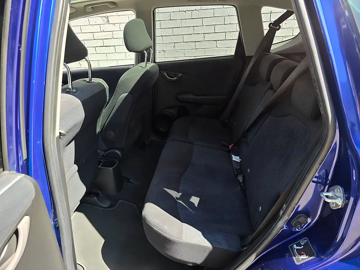 Used 2009 Honda Jazz Ex I-Shift Blue - Interior and Exterior details 17