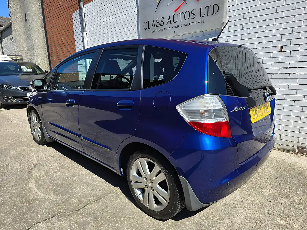 Used 2009 Honda Jazz Ex I-Shift Blue - Interior and Exterior details 5