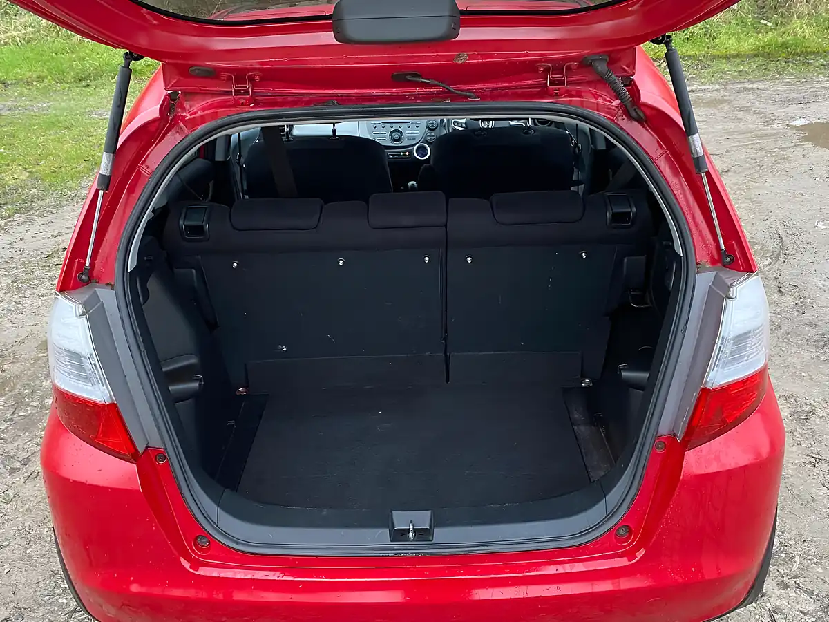 Used 2009 Honda Jazz Ex Red - Interior and Exterior details 11
