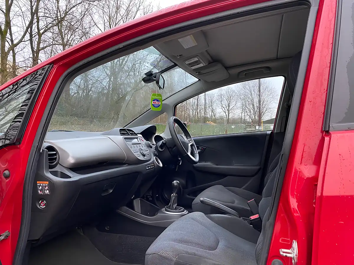 Used 2009 Honda Jazz Ex Red - Interior and Exterior details 9