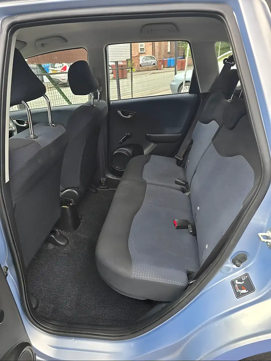 Used 2009 Honda Jazz Se Blue - Interior and Exterior details 16