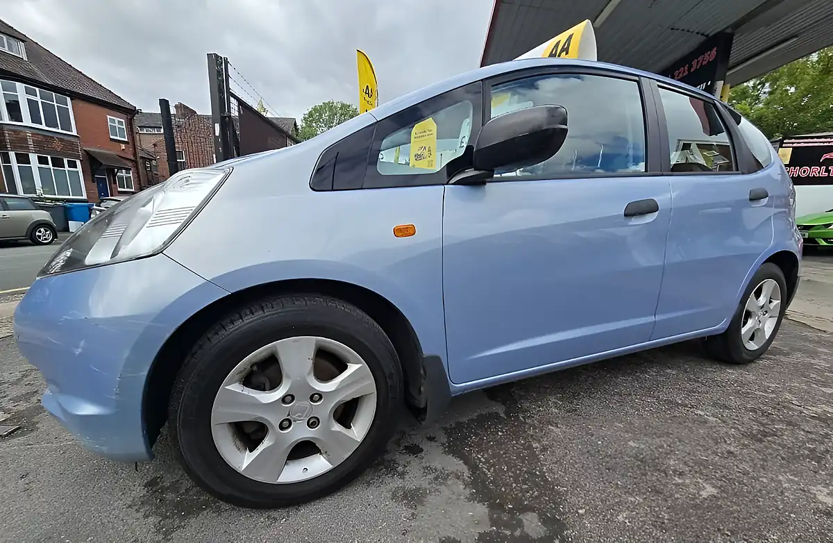 Used 2009 Honda Jazz Se Blue - Interior and Exterior details 6