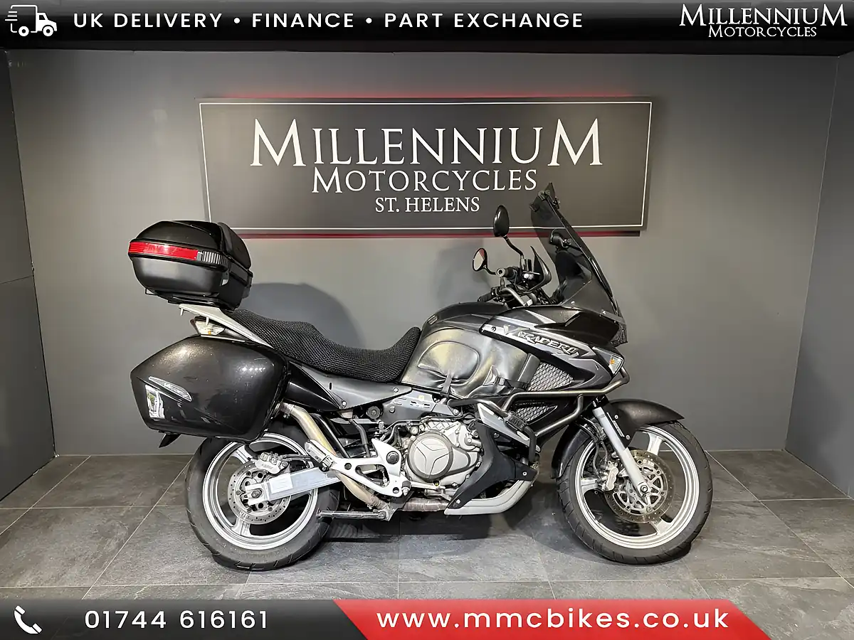 Used 2009 Honda Xl 1000 V-9 Black - Front View