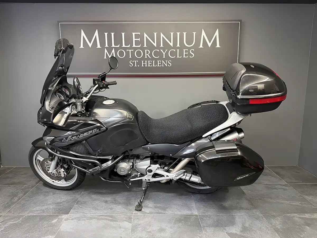 Used 2009 Honda Xl 1000 V-9 Black - Interior and Exterior details 11