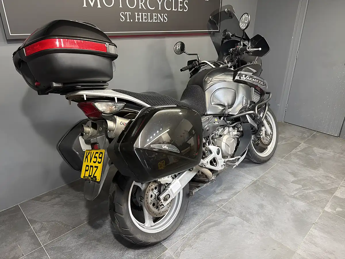 Used 2009 Honda Xl 1000 V-9 Black - Interior and Exterior details 3