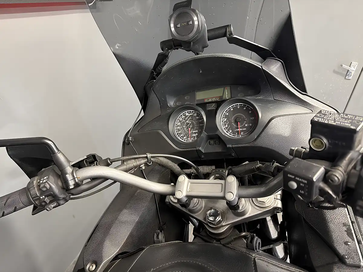 Used 2009 Honda Xl 1000 V-9 Black - Interior and Exterior details 8