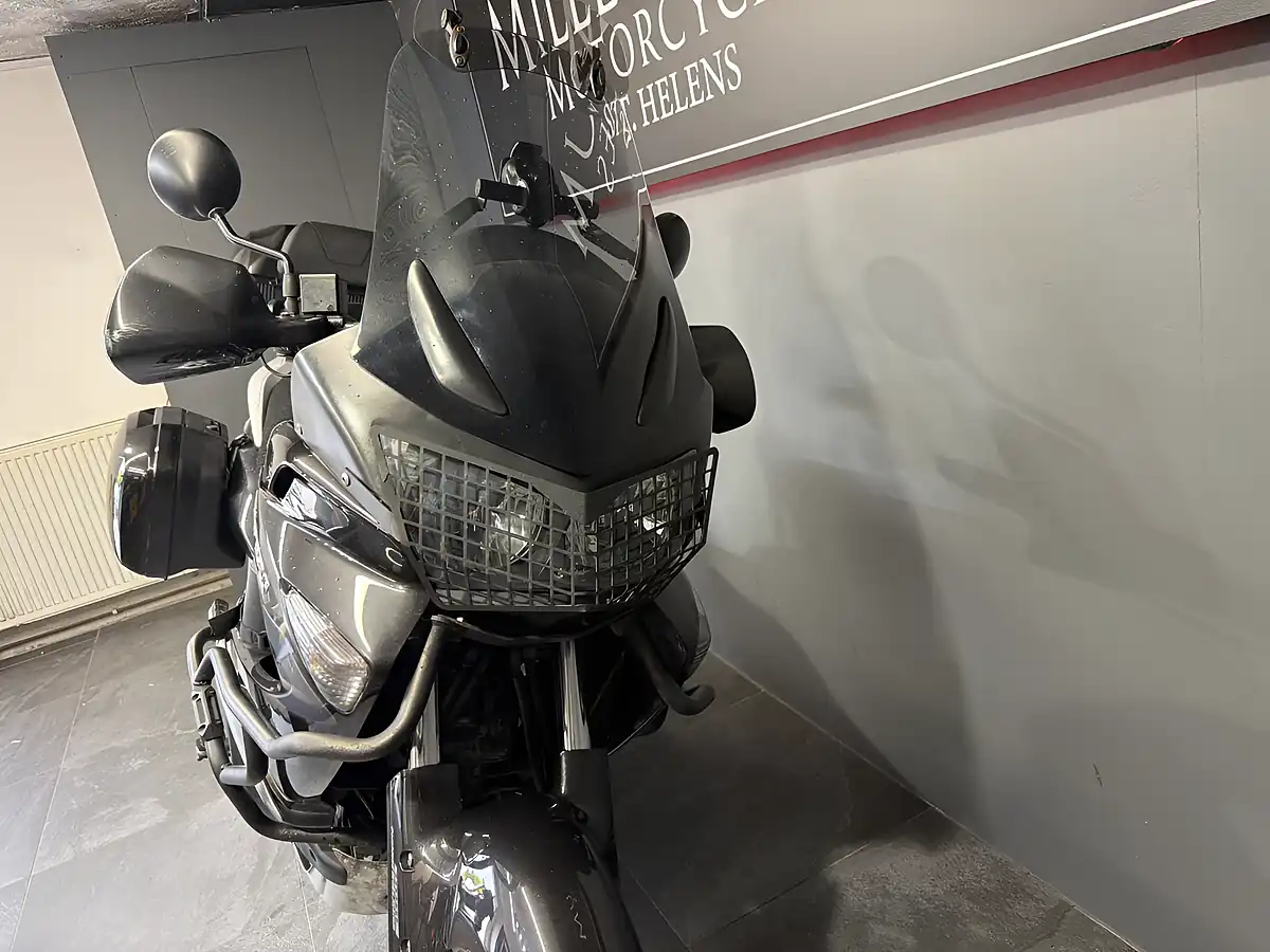 Used 2009 Honda Xl 1000 V-9 Black - Interior and Exterior details 9