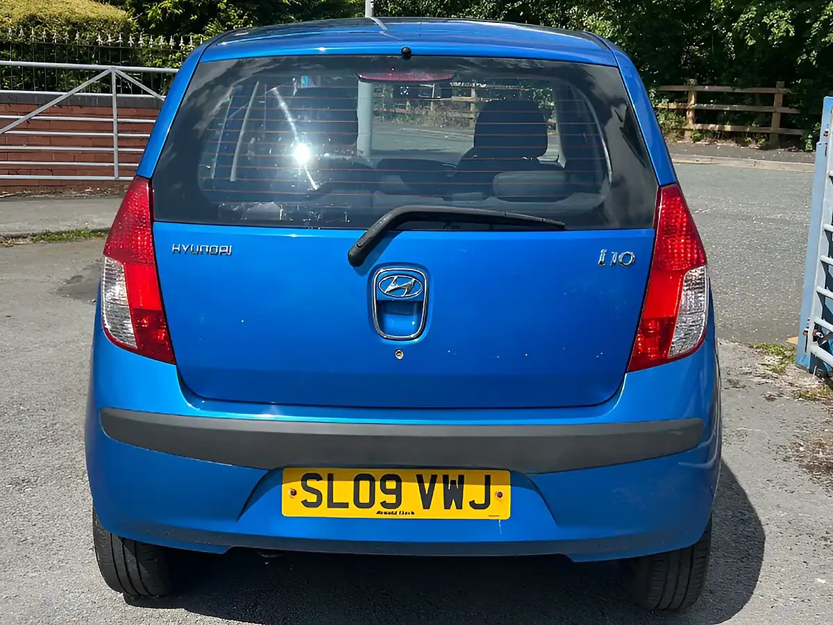 Used 2009 Hyundai i10 Comfort Blue - Interior and Exterior details 10