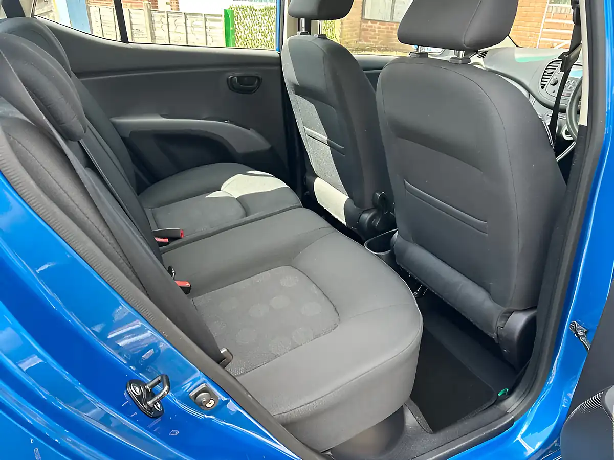 Used 2009 Hyundai i10 Comfort Blue - Interior and Exterior details 13