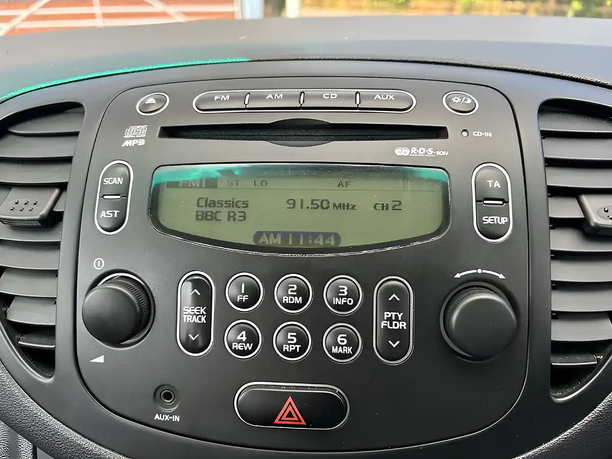Used 2009 Hyundai i10 Comfort Blue - Interior and Exterior details 17
