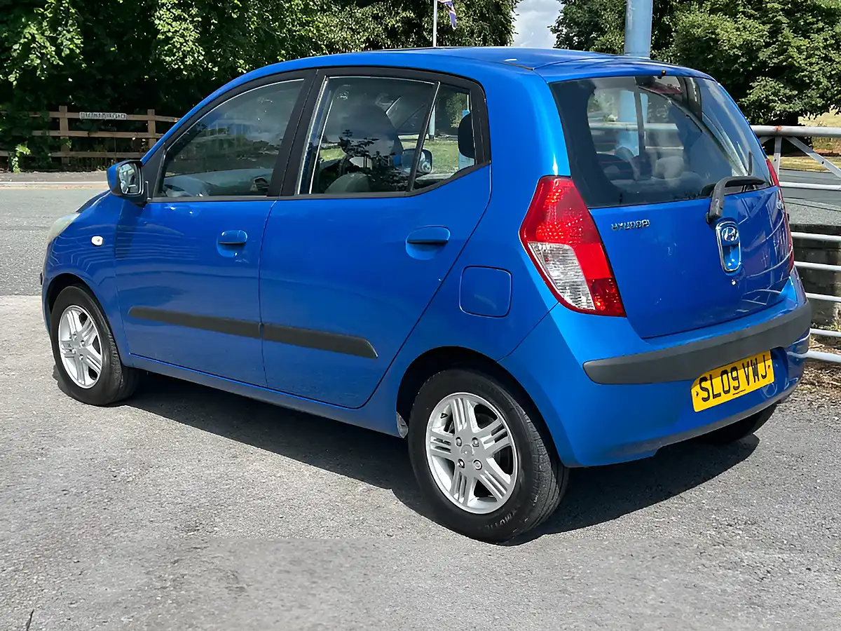 Used 2009 Hyundai i10 Comfort Blue - Interior and Exterior details 4