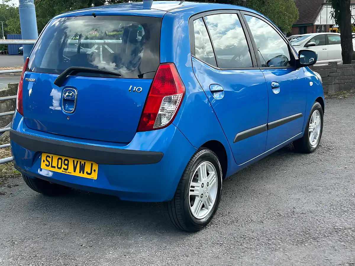 Used 2009 Hyundai i10 Comfort Blue - Interior and Exterior details 5
