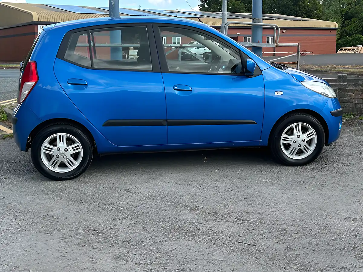 Used 2009 Hyundai i10 Comfort Blue - Interior and Exterior details 7