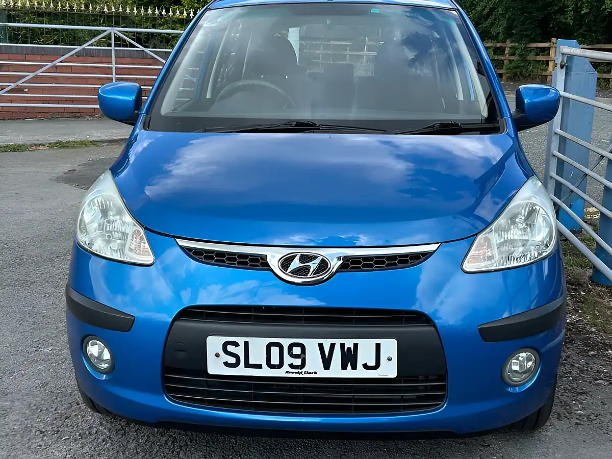 Used 2009 Hyundai i10 Comfort Blue - Interior and Exterior details 9