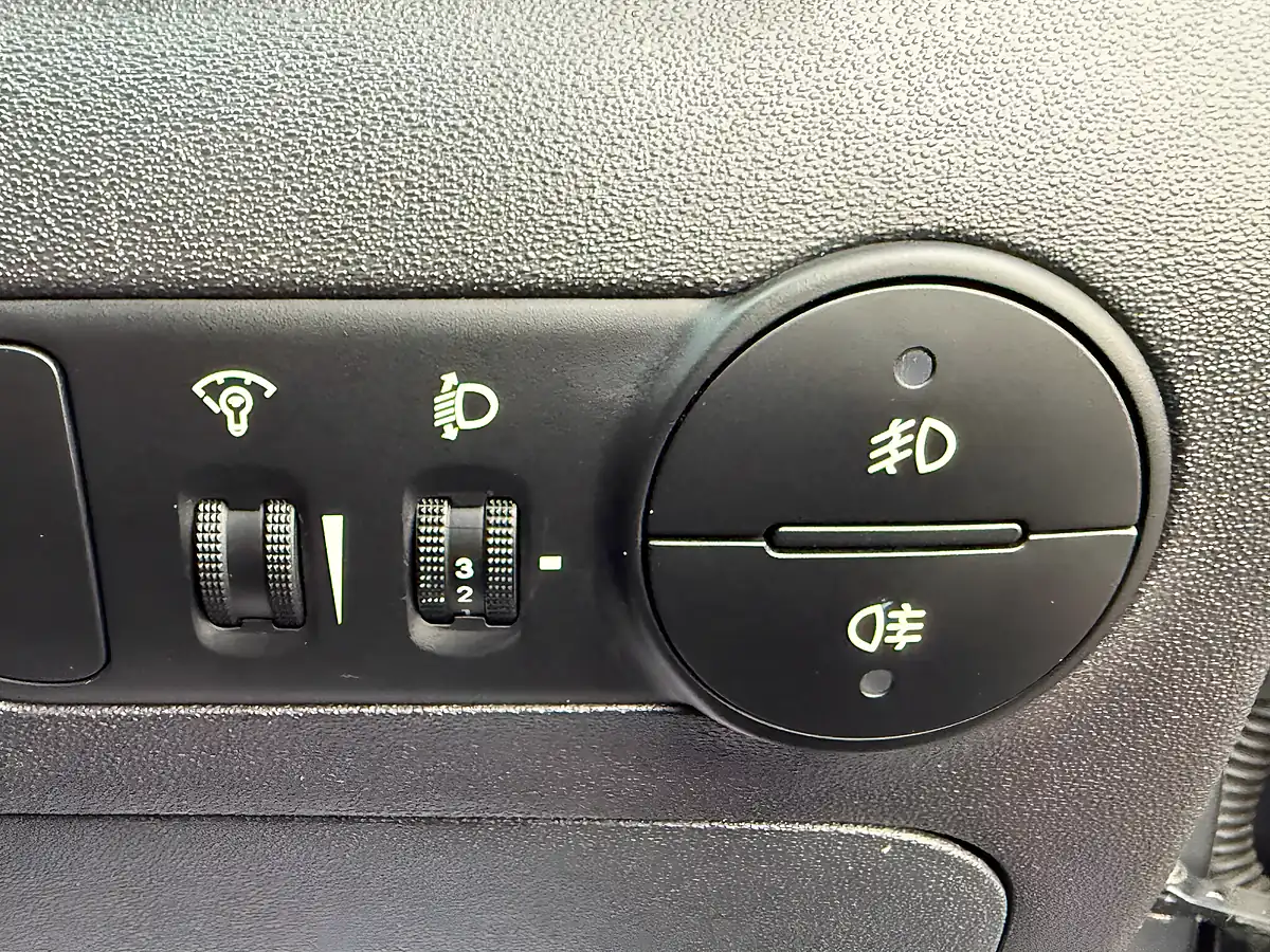Used 2009 Hyundai I10 Comfort Grey - Interior and Exterior details 17