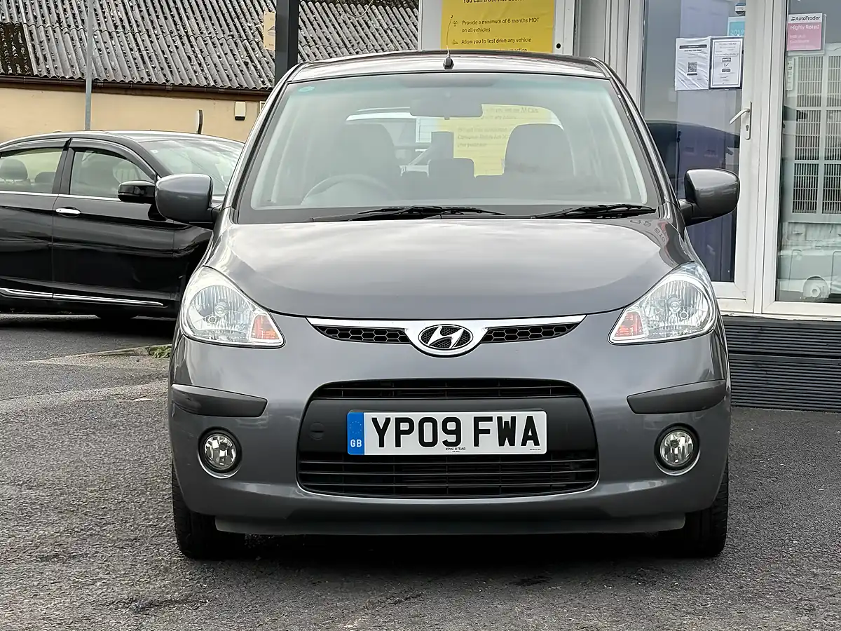 Used 2009 Hyundai I10 Comfort Grey - Interior and Exterior details 4