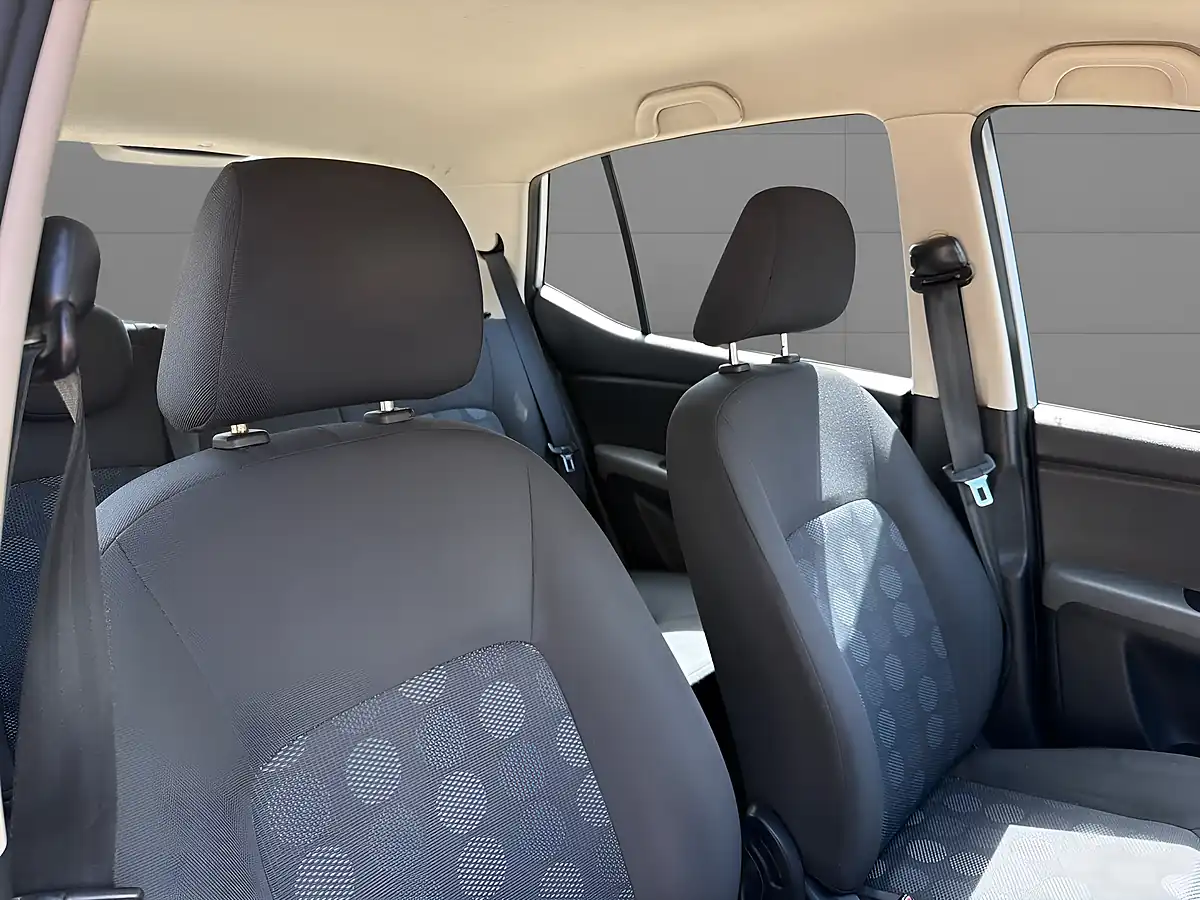 Used 2009 Hyundai I10 Comfort Silver - Interior and Exterior details 10