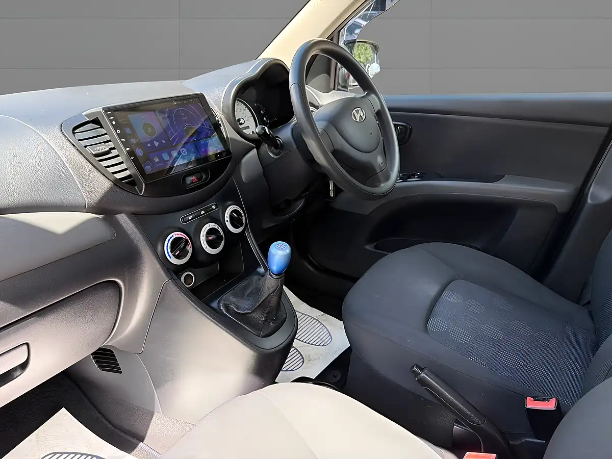 Used 2009 Hyundai I10 Comfort Silver - Interior and Exterior details 13