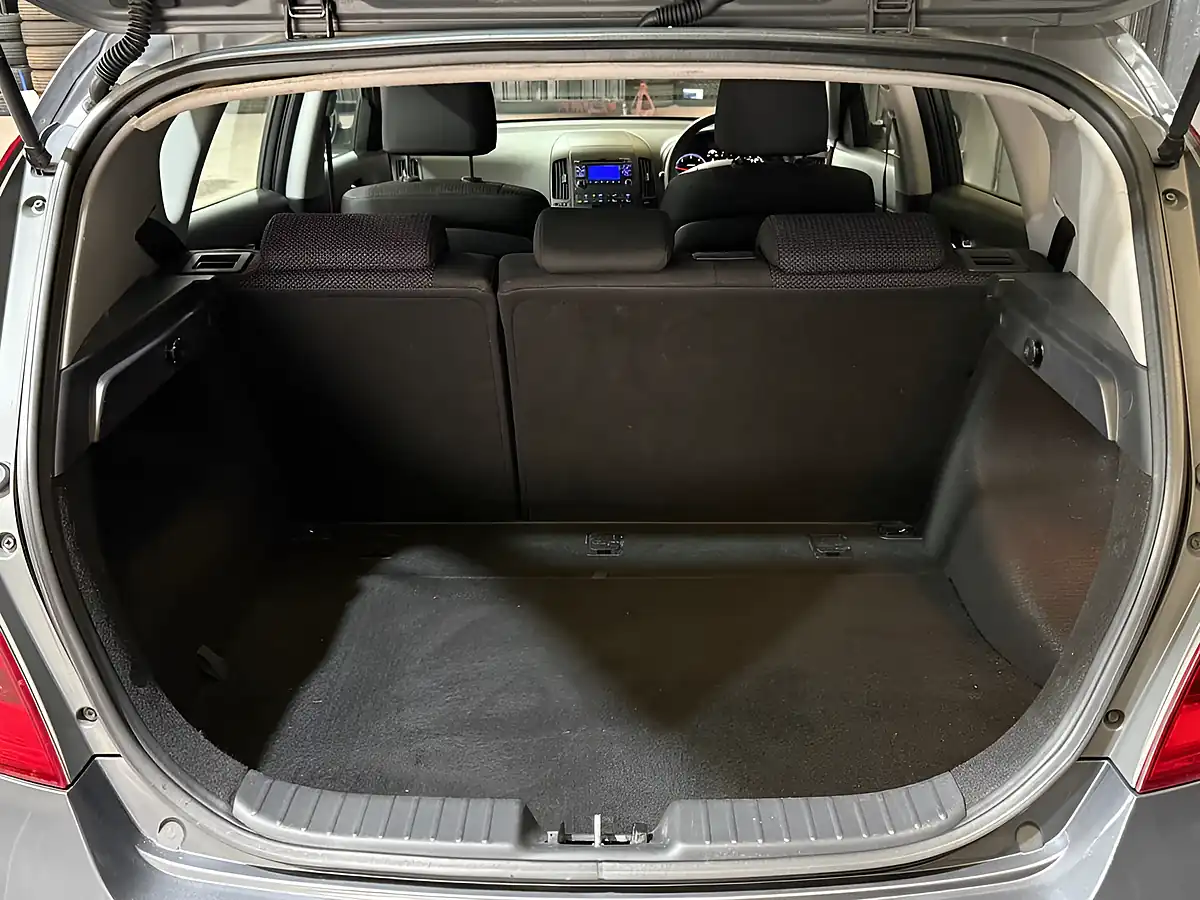 Used 2009 Hyundai I30 Comfort Grey - Interior and Exterior details 14