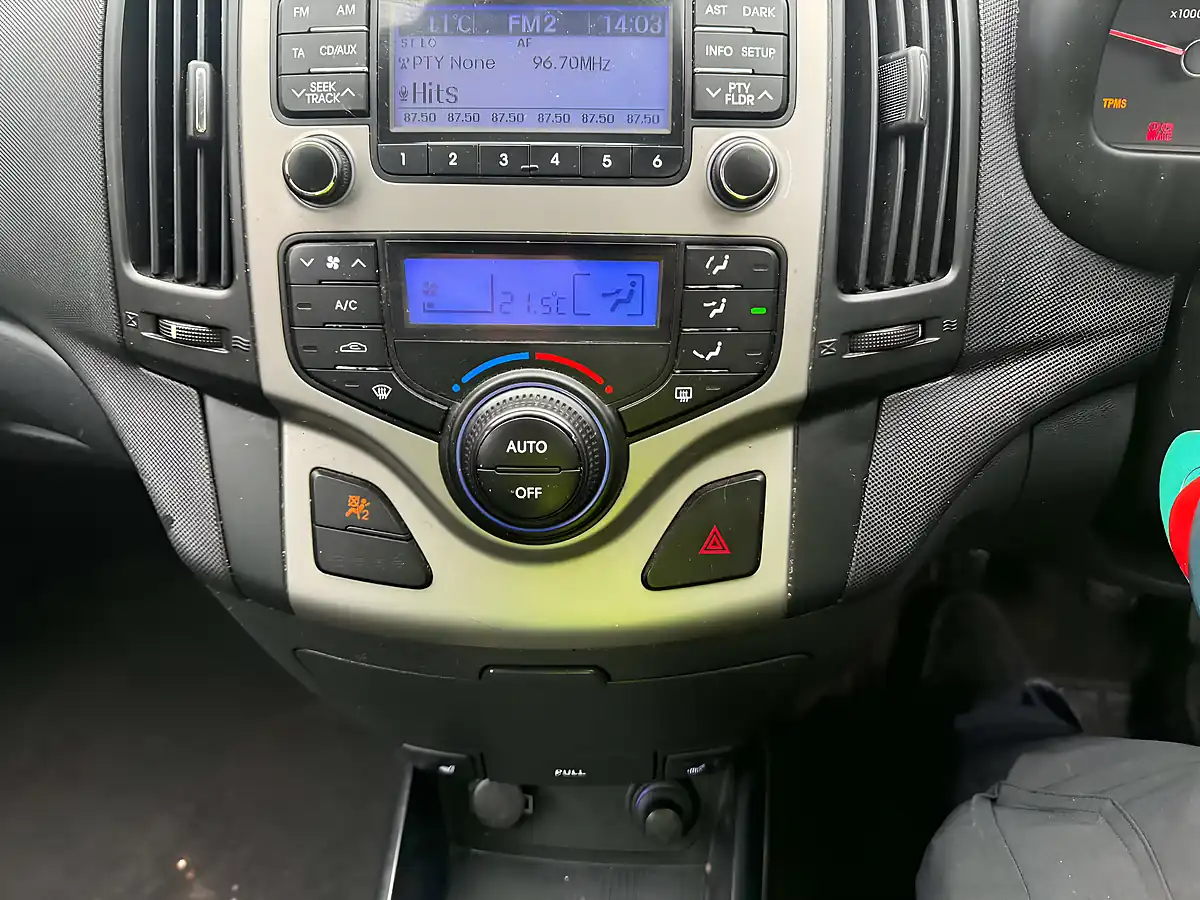 Used 2009 Hyundai i30 Premium Black - Interior and Exterior details 16
