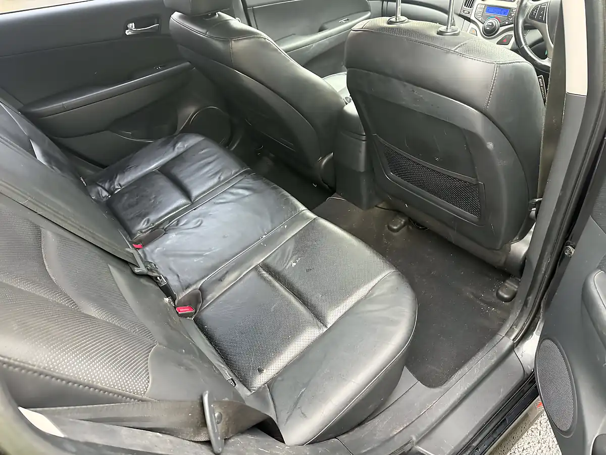 Used 2009 Hyundai i30 Premium Black - Interior and Exterior details 8