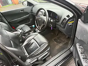 Used 2009 Hyundai i30 Premium Black - Interior and Exterior details 9