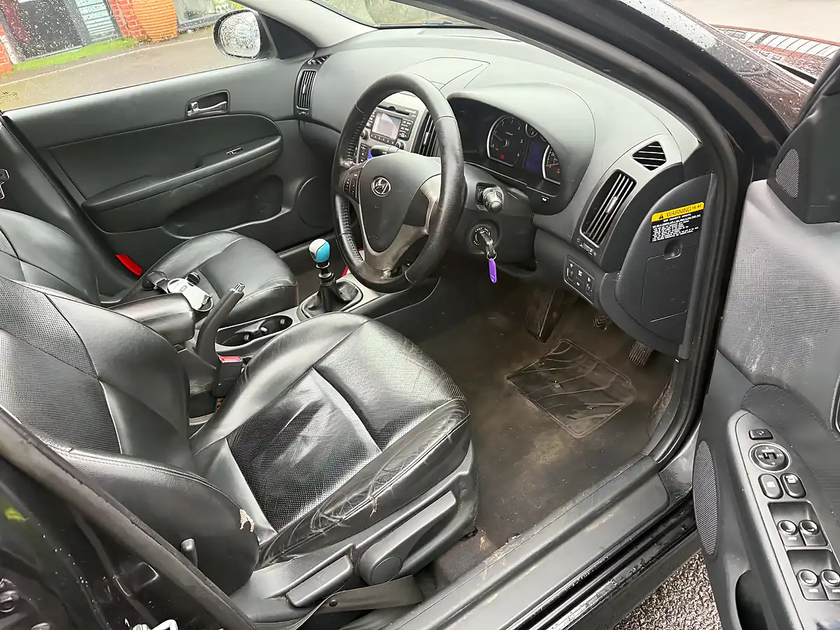 Used 2009 Hyundai i30 Premium Black - Interior and Exterior details 9