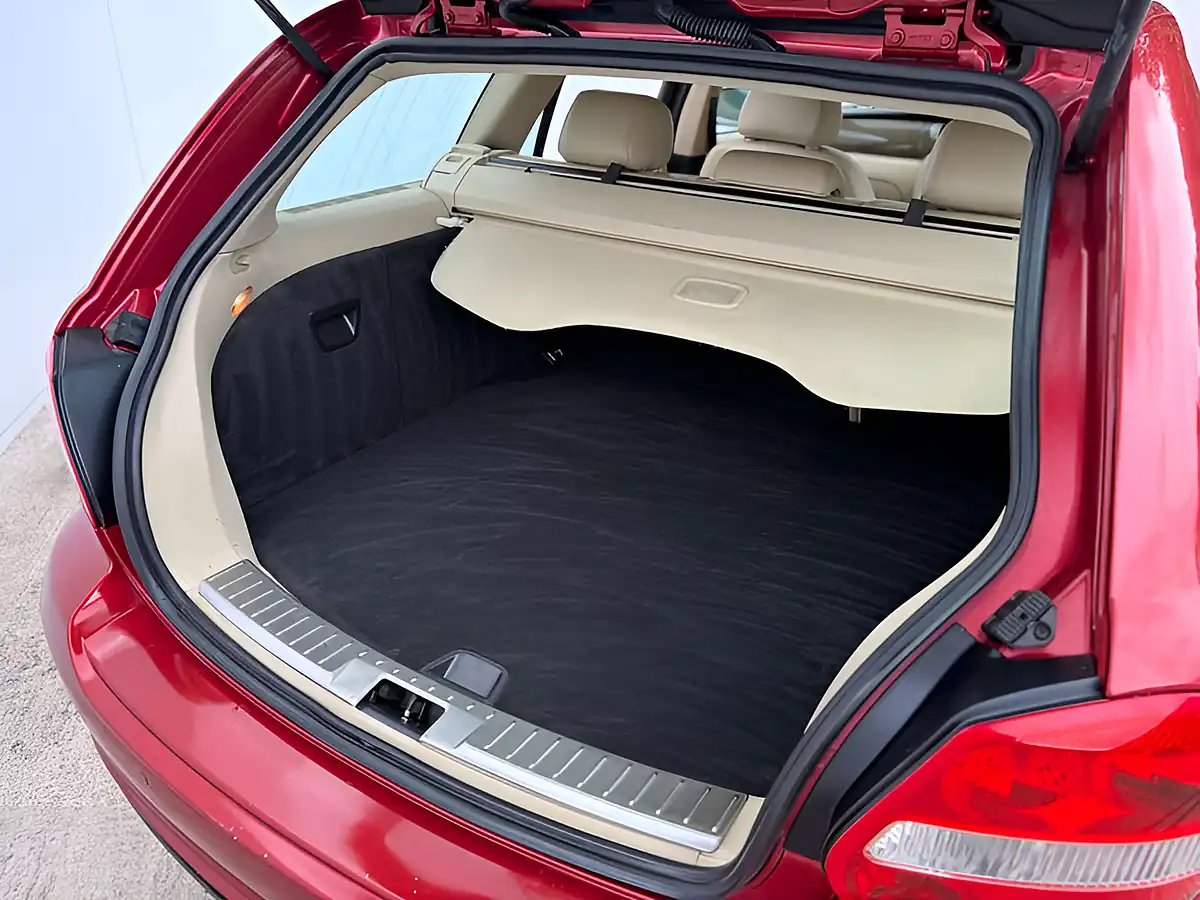 Used 2009 Jaguar X-Type Se Chilli Red - Interior and Exterior details 13
