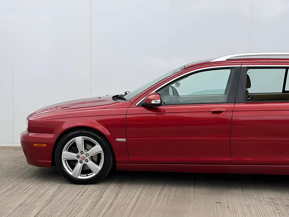 Used 2009 Jaguar X-Type Se Chilli Red - Interior and Exterior details 17