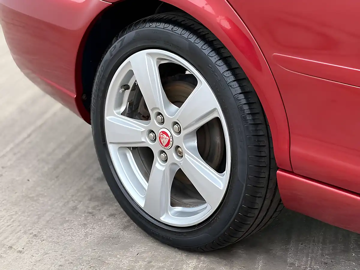 Used 2009 Jaguar X-Type Se Chilli Red - Interior and Exterior details 6