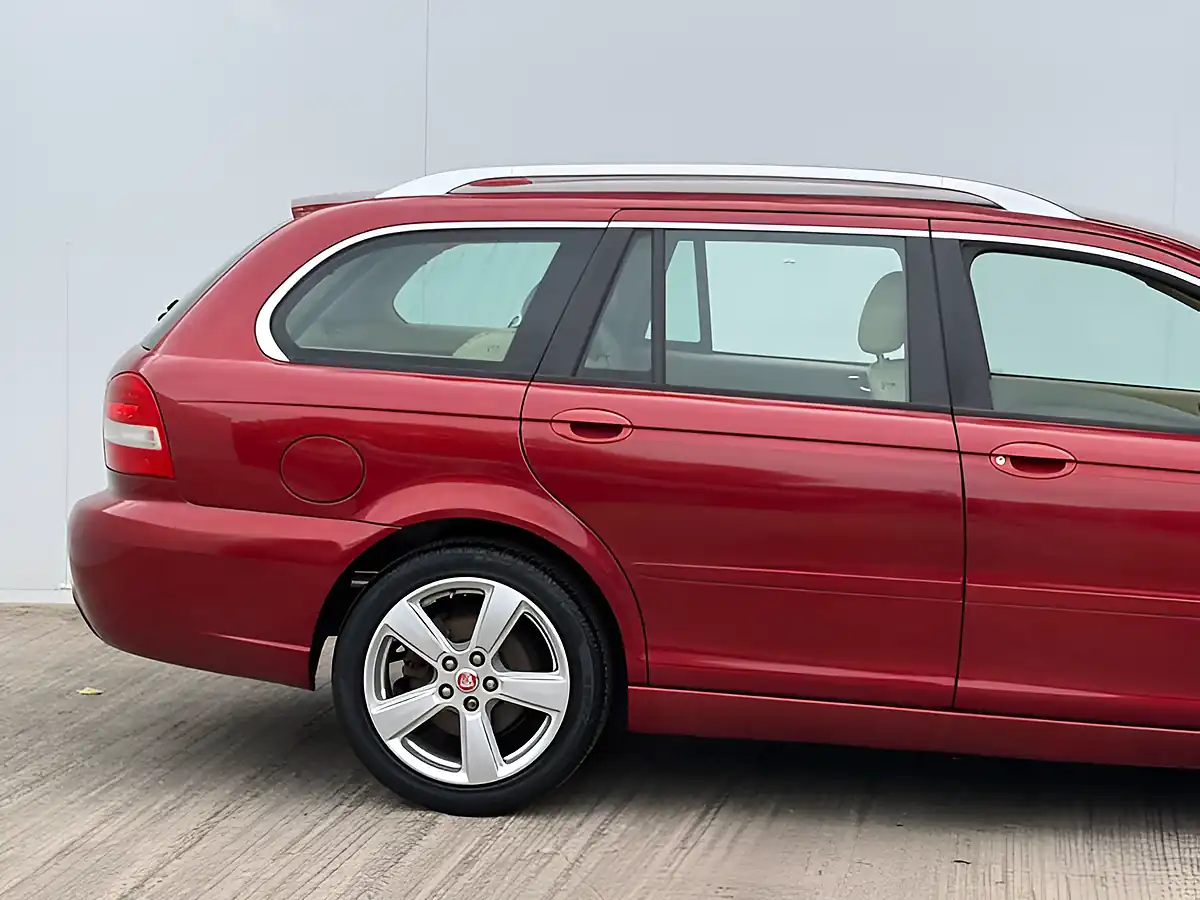 Used 2009 Jaguar X-Type Se Chilli Red - Interior and Exterior details 9