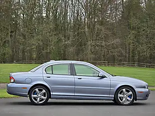 Used 2009 Jaguar X-Type Se Metallic Blue - Interior and Exterior details 14