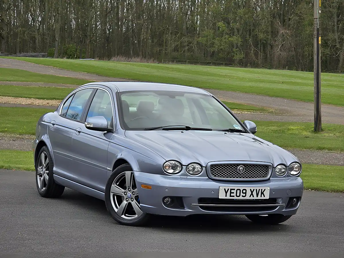 Used 2009 Jaguar X-Type Se Metallic Blue - Interior and Exterior details 7