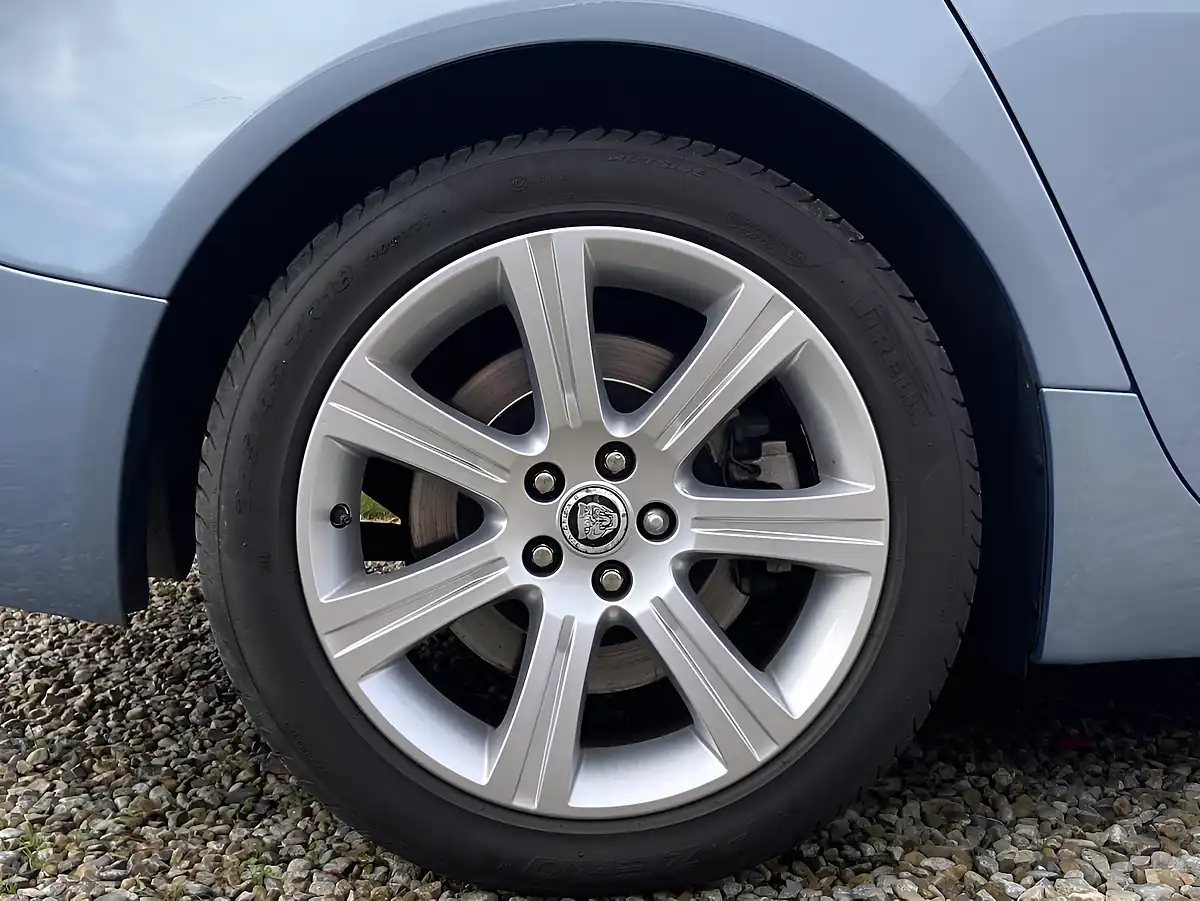 Used 2009 Jaguar Xf Luxury Frost Blue - Interior and Exterior details 19