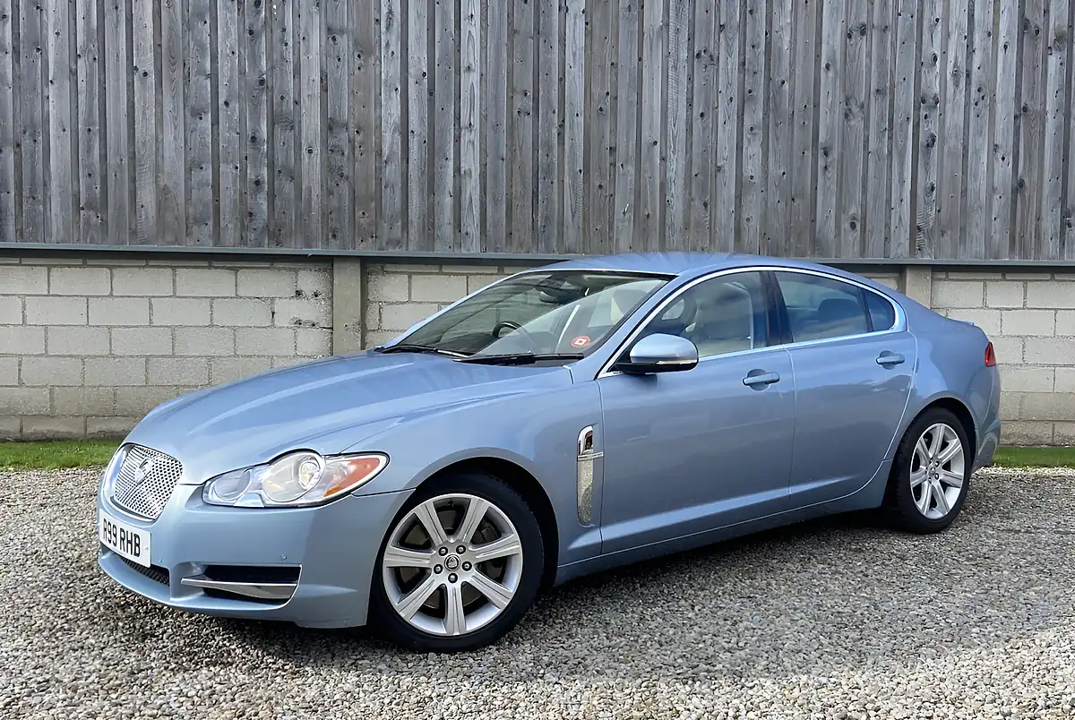 Used 2009 Jaguar Xf Luxury Frost Blue - Interior and Exterior details 2