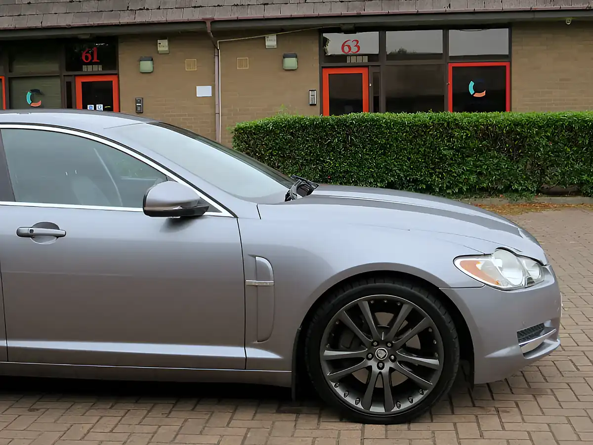 Used 2009 Jaguar Xf Premium Luxury Pearl Grey Metallic - Interior and Exterior details 11