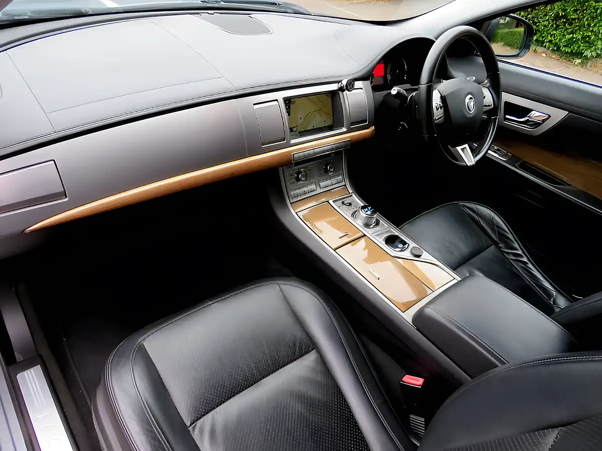 Used 2009 Jaguar Xf Premium Luxury Pearl Grey Metallic - Interior and Exterior details 15