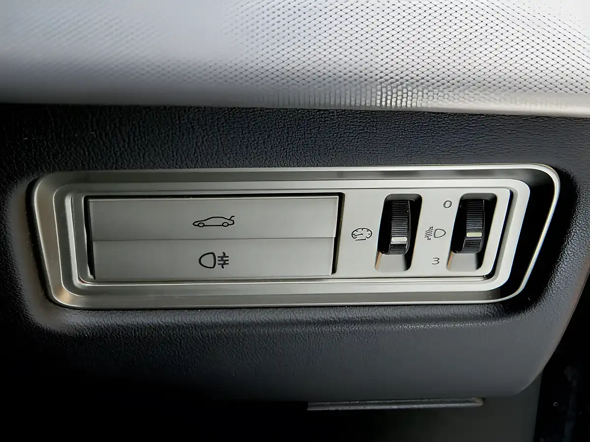 Used 2009 Jaguar Xf Premium Luxury Pearl Grey Metallic - Interior and Exterior details 18